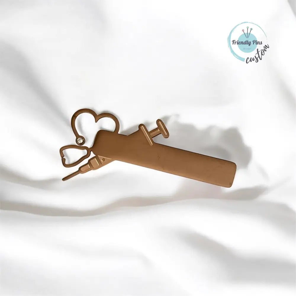 Ecuson- Seringă și Stetoscop Aur Roz